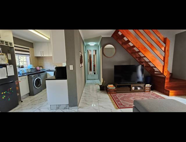 3 BEDROOM TOWNHOUSE TO LET IN SUNDOWNER